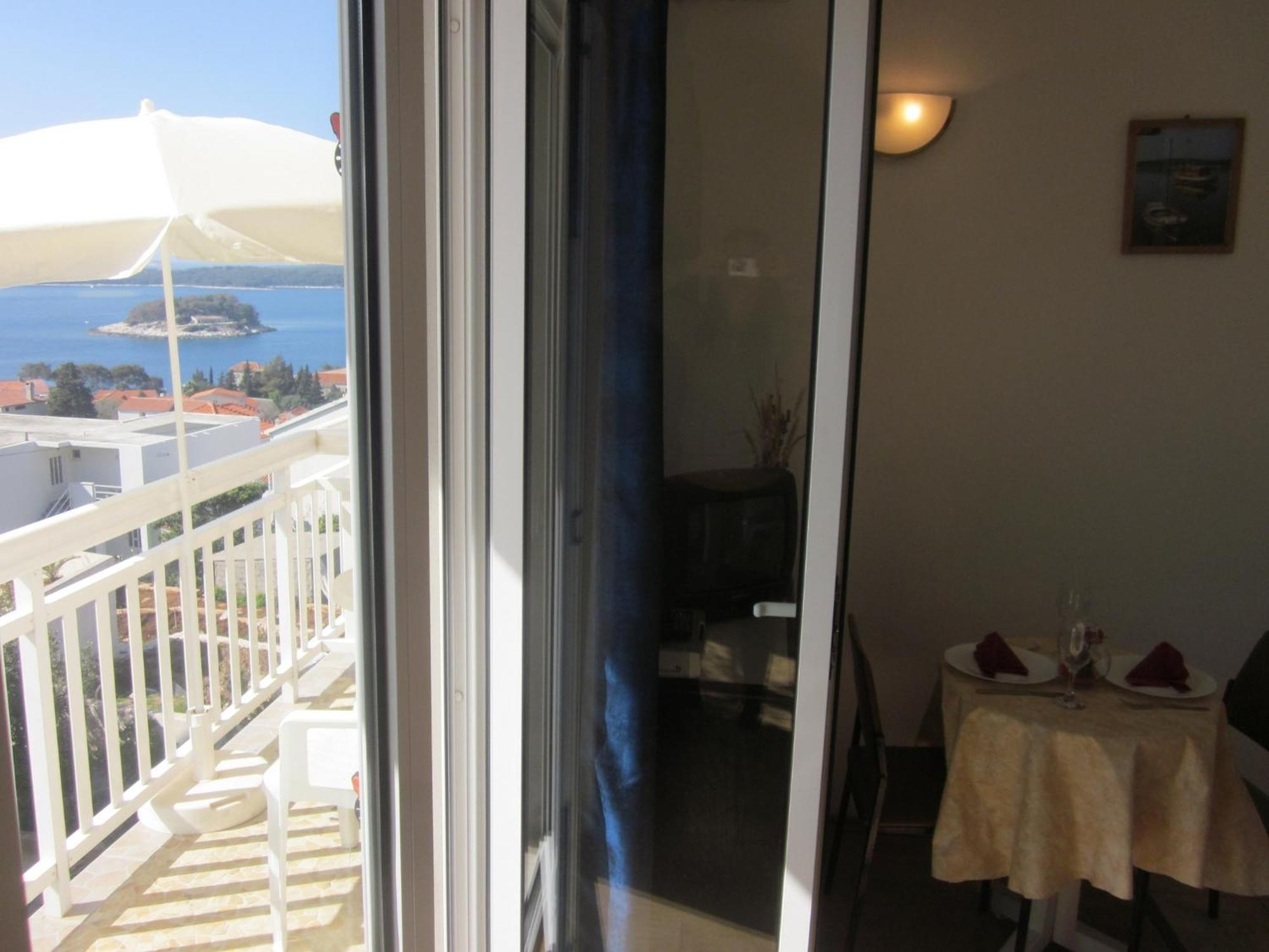 Apartments Kresic Hvar Town Oda fotoğraf