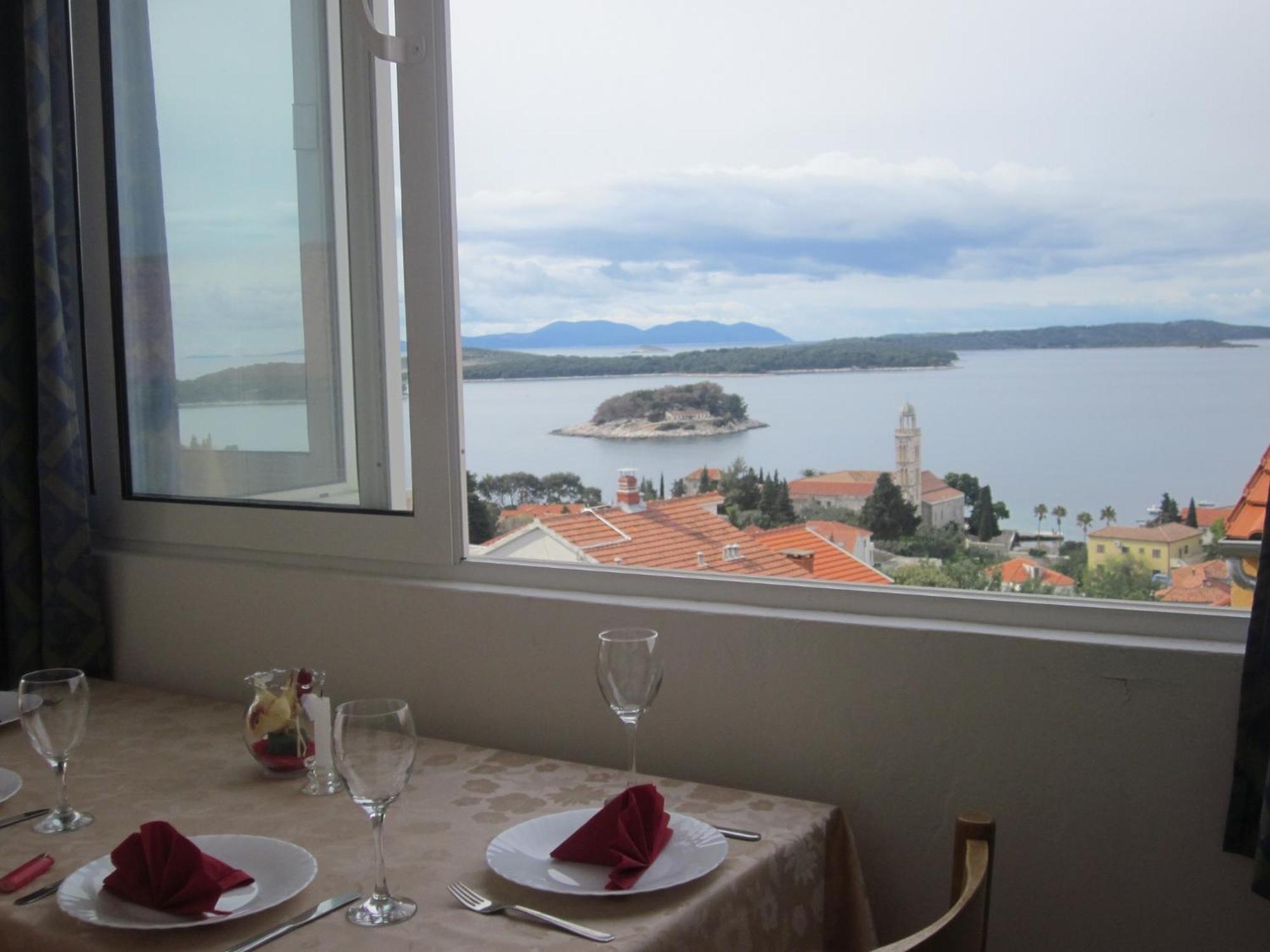 Apartments Kresic Hvar Town Oda fotoğraf