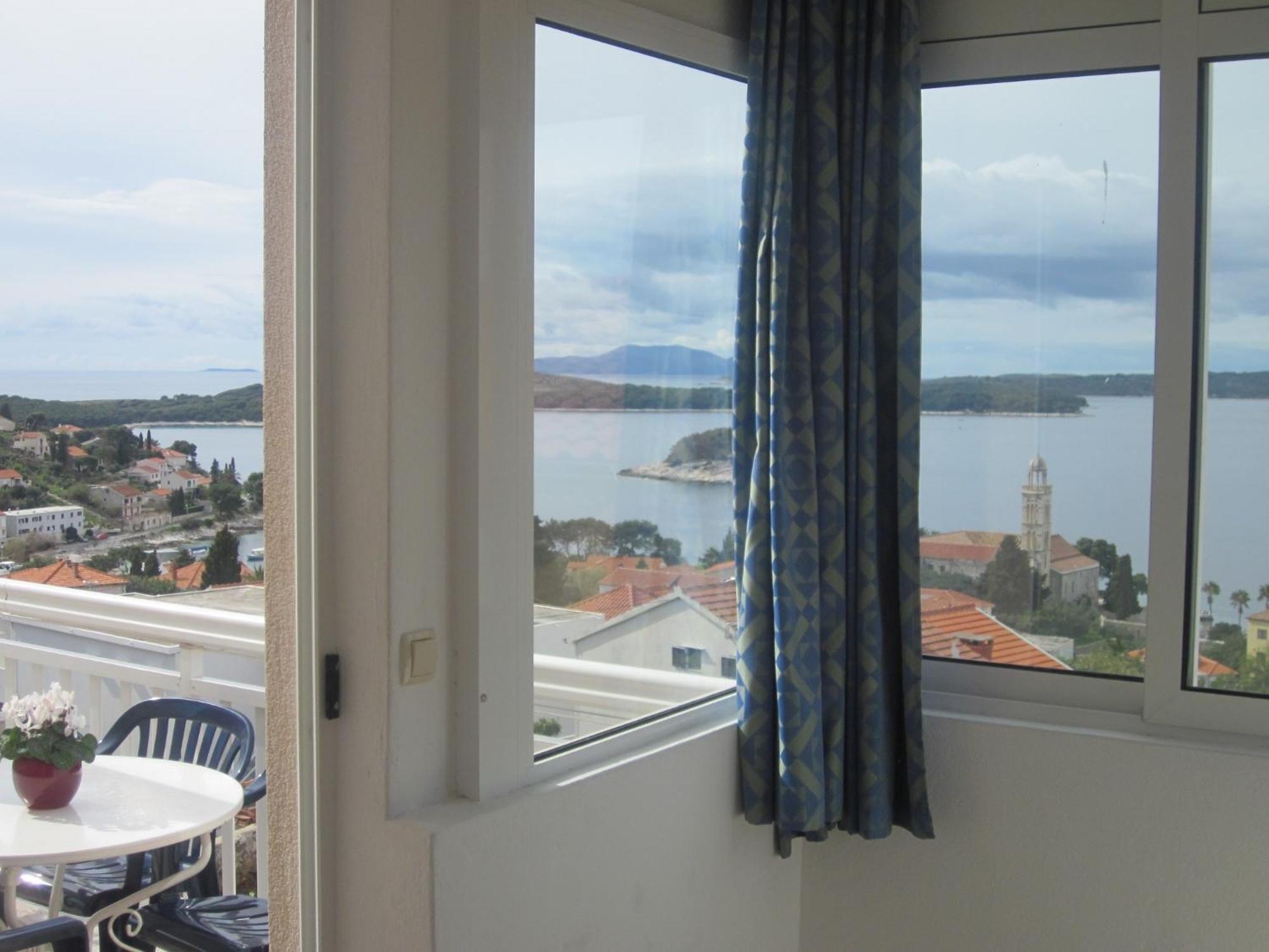 Apartments Kresic Hvar Town Oda fotoğraf