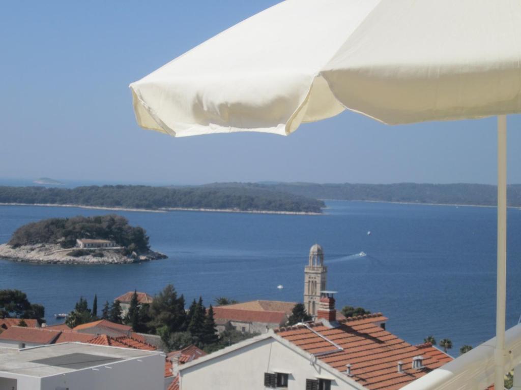 Apartments Kresic Hvar Town Oda fotoğraf