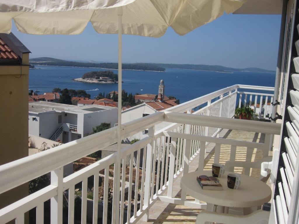 Apartments Kresic Hvar Town Oda fotoğraf